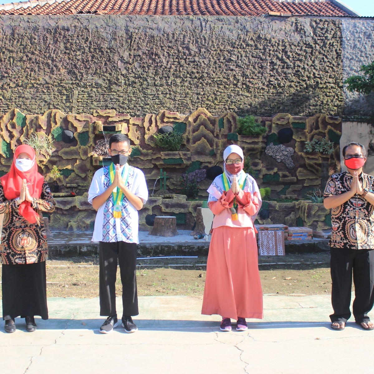 Matsaka Gelar Wisuda secara&nbsp;Simbolis.